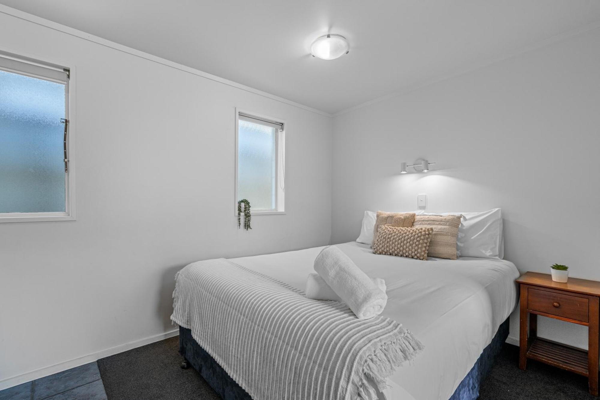 Tasman Holiday Parks פיקטון מראה חיצוני תמונה A bedroom at the hotel