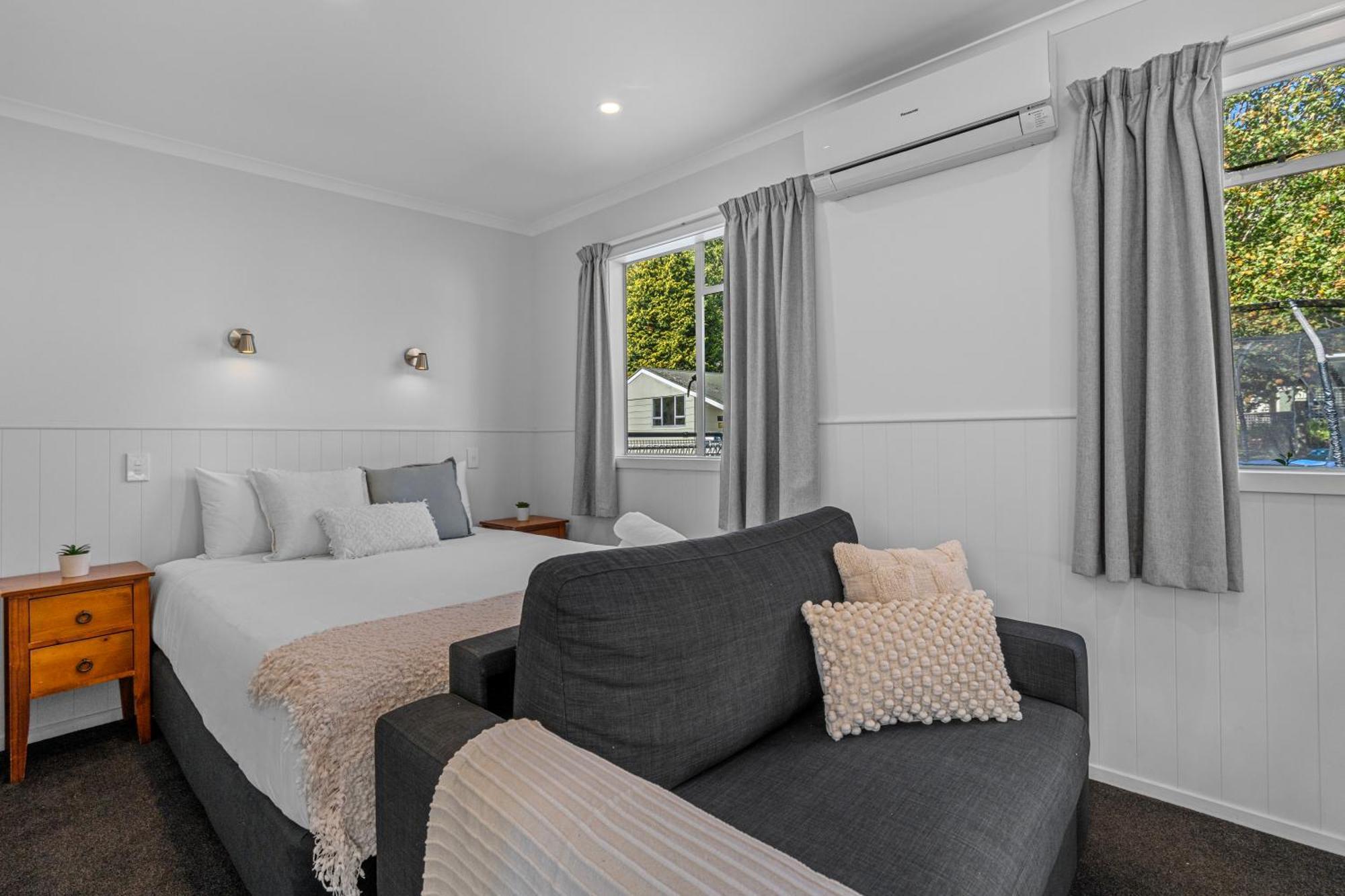 Tasman Holiday Parks פיקטון מראה חיצוני תמונה A bedroom at the hotel